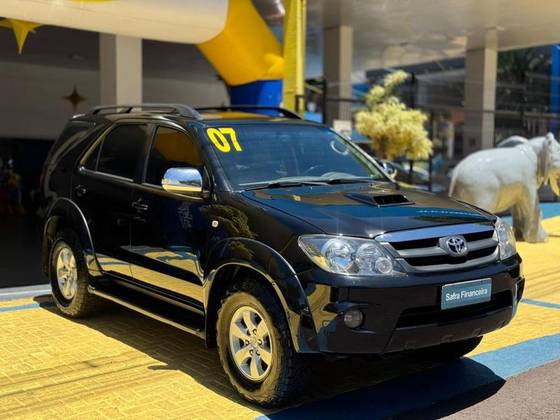 TOYOTA HILUX 2.5 STD 4X2 CD 16V TURBO DIESEL 4P MANUAL